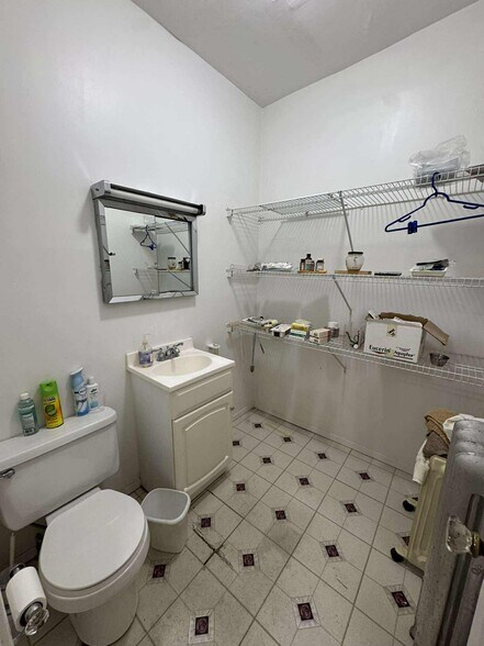 More Photos Of 3066 35th St, Astoria Office For Lease
