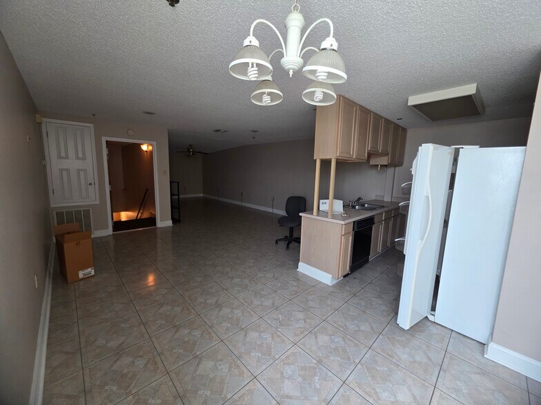 More Photos Of 7300 Westbank Expy, Marrero Distribution For Sale