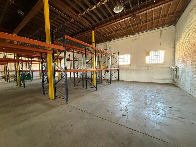 More Photos Of 1100 Cherry St, Des Moines Warehouse For Lease