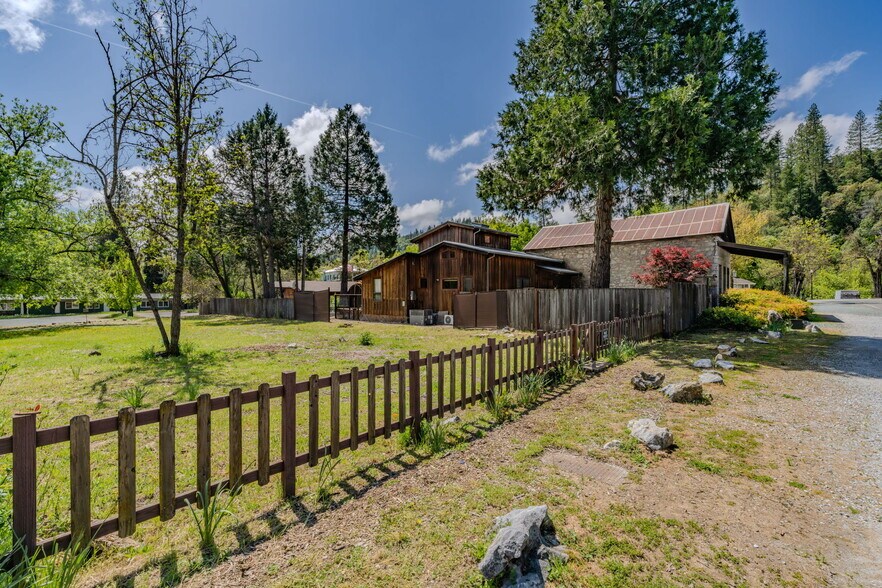 More Photos Of 21376 Consolation St, Volcano Specialty For Sale