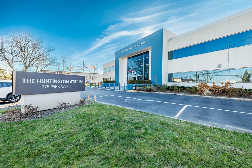 More Photos Of 775 Park Ave, Huntington Medical For Lease