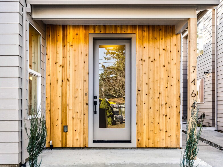 More Photos Of 7468 Tolman St, Portland Multifamily For Sale