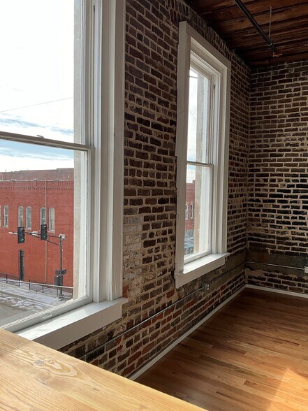 More Photos Of 201-205 E Chambers St, Cleburne Apartments For Lease