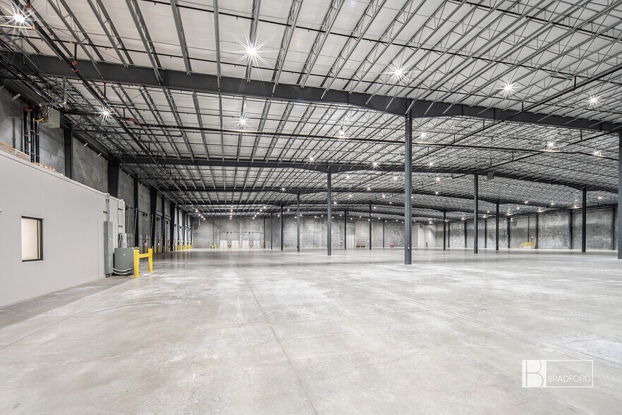 More Photos Of 221 Airport Dr, Mansfield Unknown For Lease
