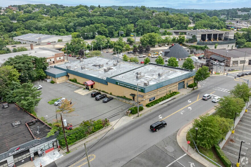 Primary Photo Of 1 Brockway Pl, White Plains Veterinarian Kennel For Lease