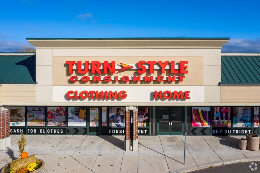 More Photos Of 12900-13020 Riverdale Dr NW, Coon Rapids Unknown For Lease