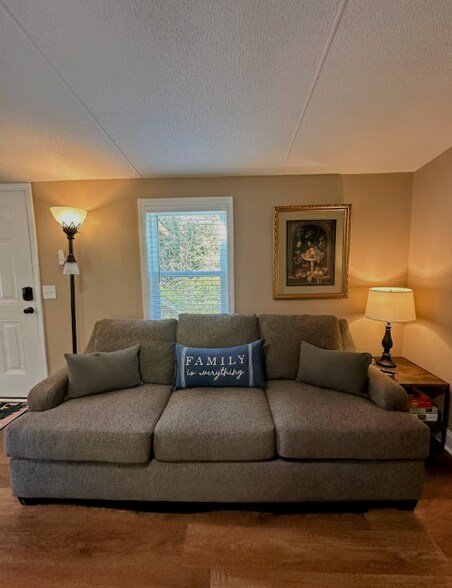 More Photos Of 84-86 Benson Rd, Travelers Rest Specialty For Sale