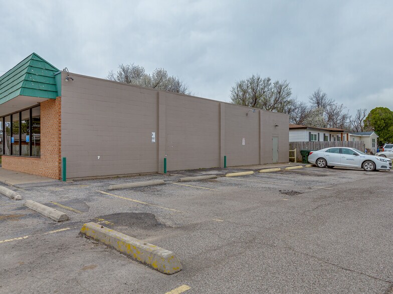 More Photos Of 430 N Berry Rd, Norman Medical For Sale