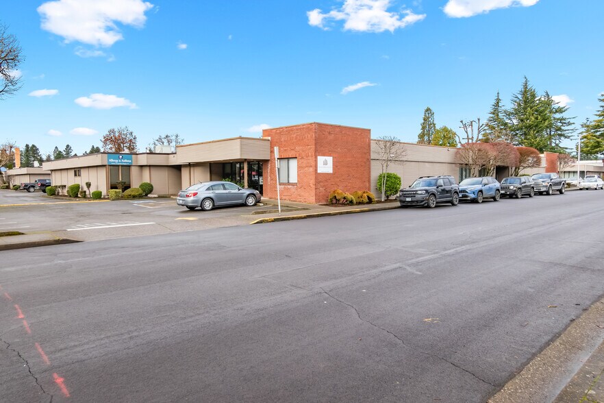 More Photos Of 1813 W Harvard Ave, Roseburg Unknown For Lease