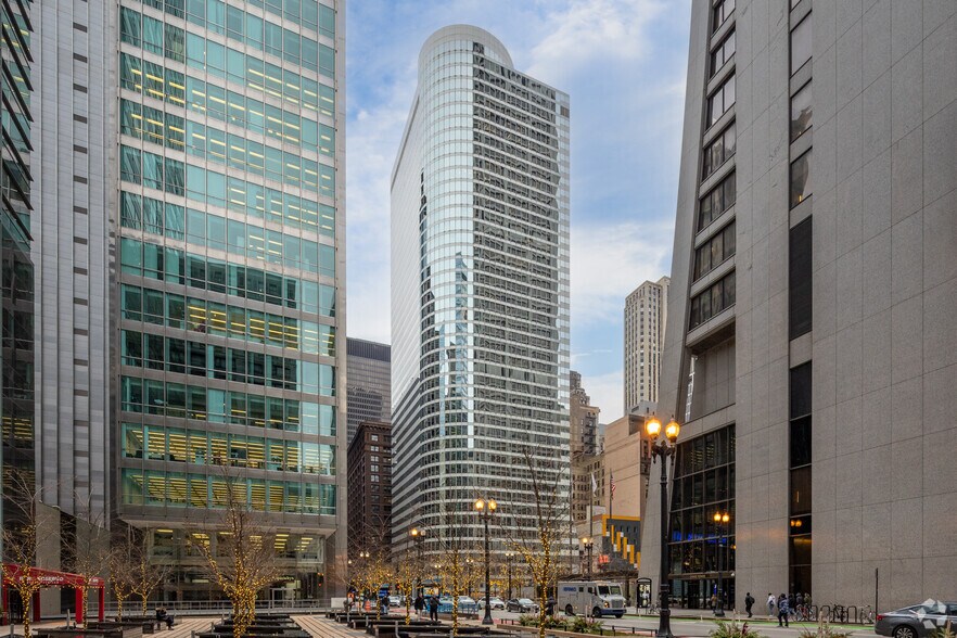 More Photos Of 55 W Monroe St, Chicago Office For Lease