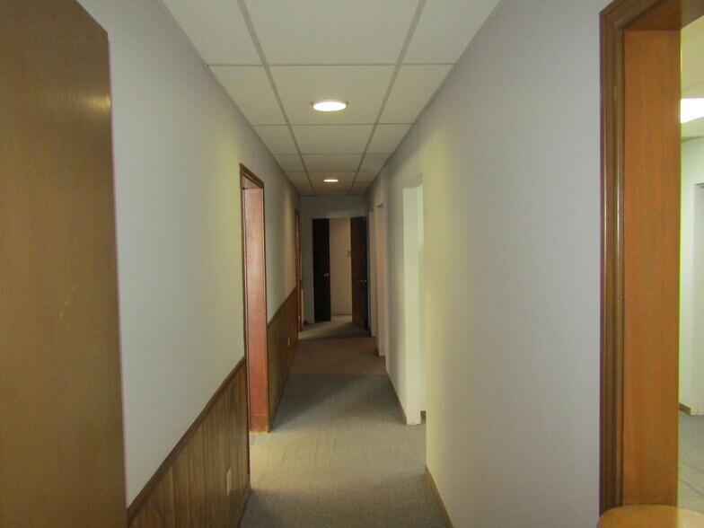 More Photos Of 501 S Lewis St, New Iberia Office For Sale