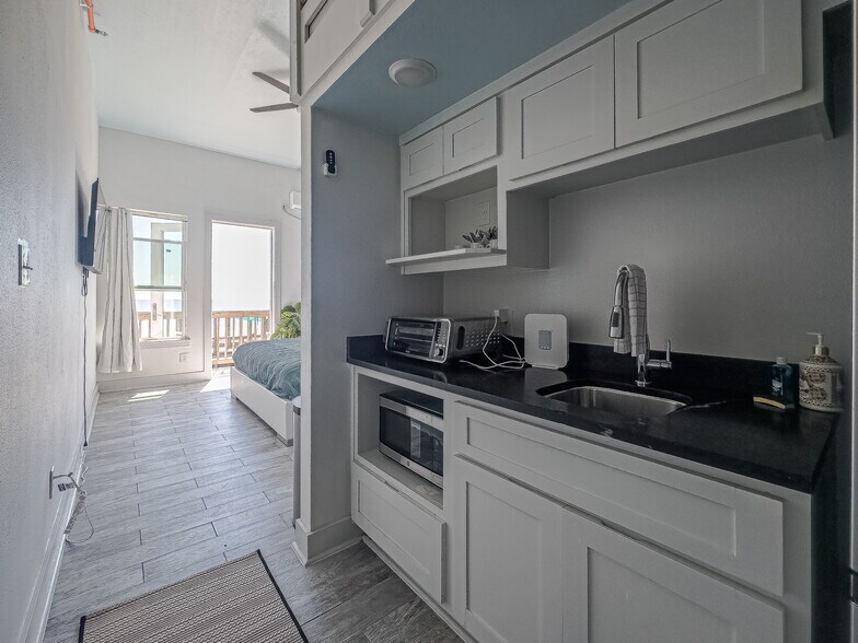 More Photos Of 947 Barkley St, Gilchrist Multifamily For Sale