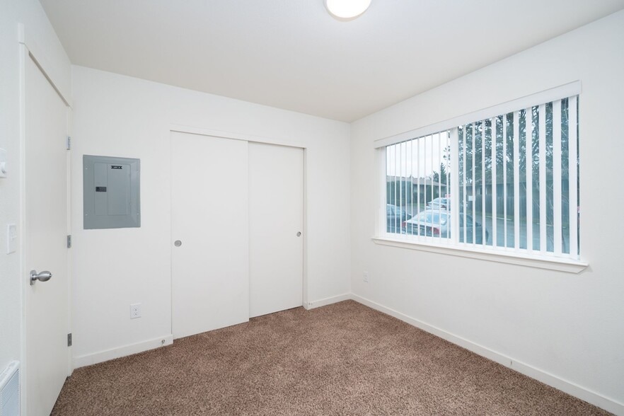 More Photos Of 5750 NE 34th St, Vancouver Apartments For Sale