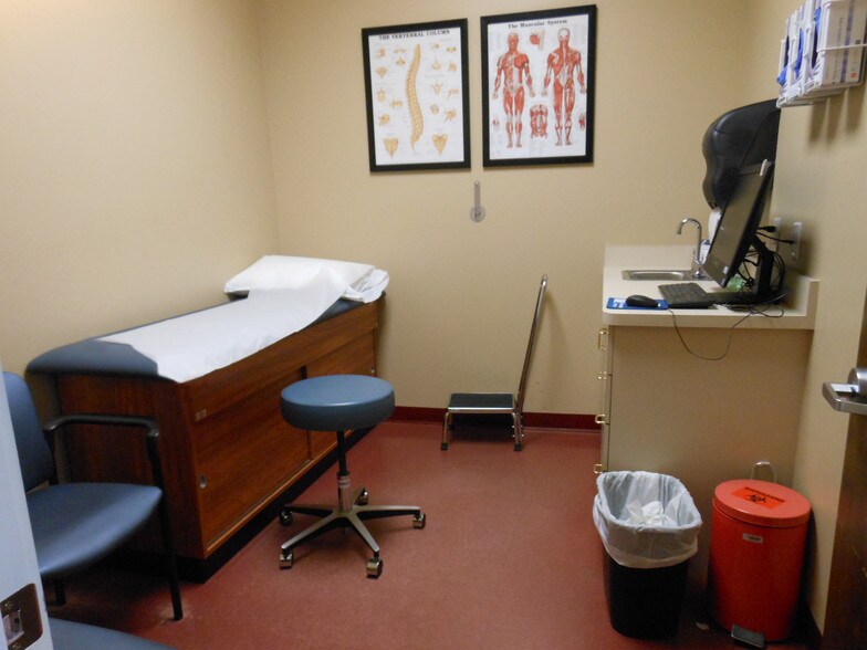 More Photos Of 201 W Guava St, The Villages Medical For Lease