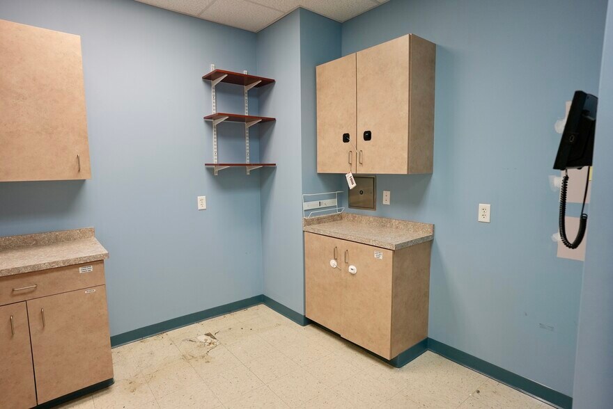 More Photos Of 1340 Belmont St, Brockton Medical For Lease