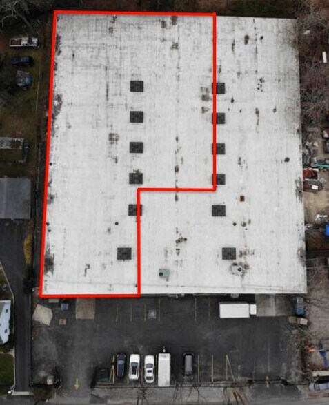 More Photos Of 130 W 10th St, Huntington Station Manufacturing For Lease