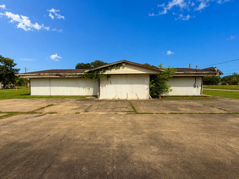 Primary Photo Of 4206 2nd 1/2 St, Brookshire Office For Sale
