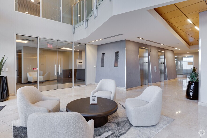 More Photos Of 17851 N 85th St, Scottsdale Office For Lease