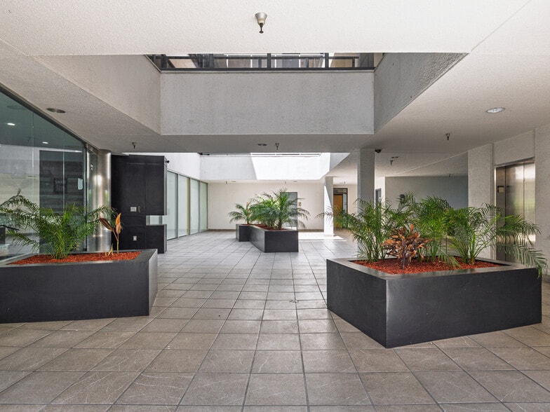 More Photos Of 5155 W Rosecrans Ave, Hawthorne Loft Creative Space For Sale