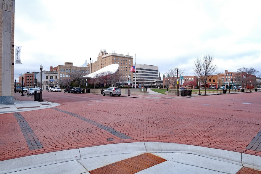 More Photos Of 329 4th St, Wausau Storefront Retail Residential For Sale
