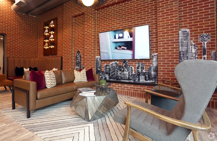 More Photos Of 195 W Davis St, Dallas Apartments For Lease