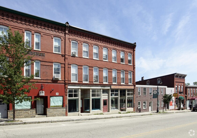 More Photos Of 135 Main St, Pembroke Storefront Retail Residential For Lease