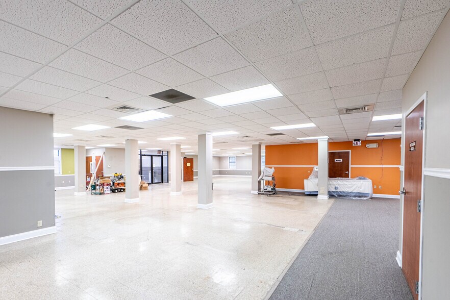 More Photos Of 819 Newman Dr, Helena Office For Sale
