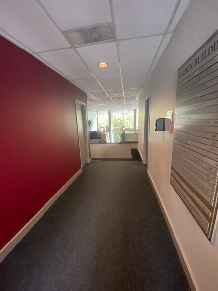 More Photos Of 9311 SE 36th St, Mercer Island Office For Lease
