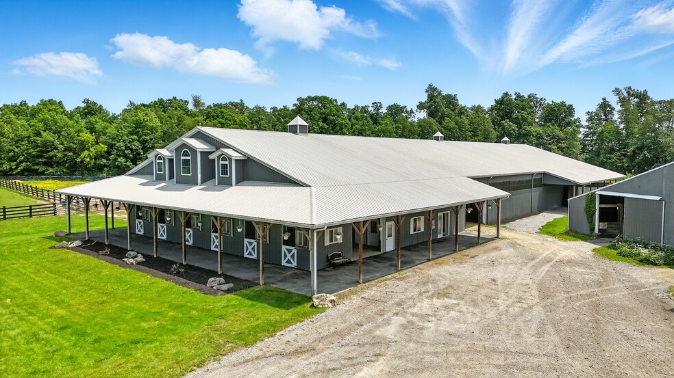 More Photos Of 14743 Leesburg Rd, Fort Wayne Specialty For Sale