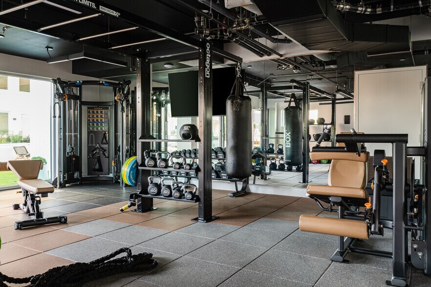 More Photos Of 5935 W Pico Blvd, Los Angeles Apartments For Lease