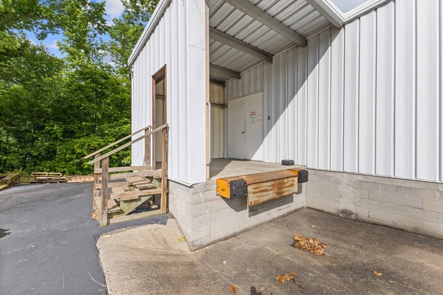 More Photos Of 1094 N Main St, Ashland City Light Manufacturing For Sale