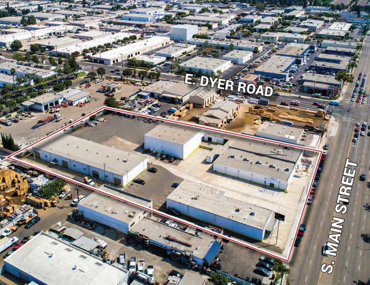 More Photos Of 2709 S Main St, Santa Ana Warehouse For Lease