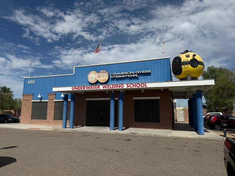 More Photos Of 4055 S Sarival Ave, Goodyear Showroom For Lease