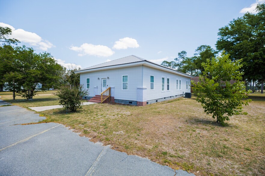 More Photos Of 37 E Main St, Lakeland Flex For Sale