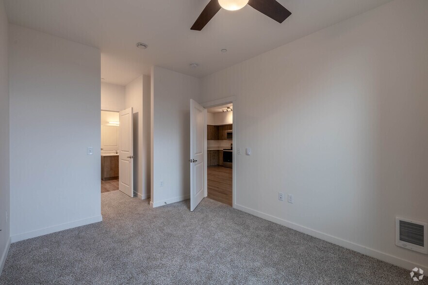 More Photos Of 12548 Lake City Way NE, Seattle Apartments For Lease