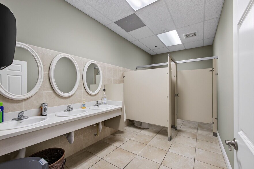 More Photos Of 2151 S Alternate A1A Hwy, Jupiter Medical For Sale