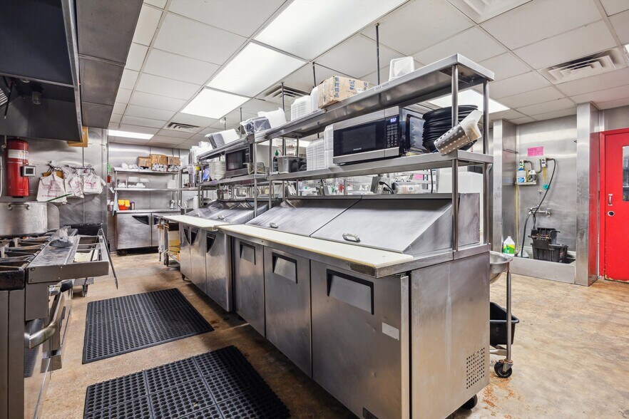 More Photos Of 602 E 20th St, Houston Restaurant For Lease