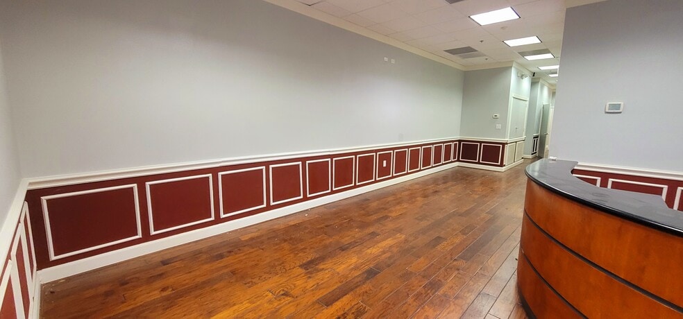 More Photos Of 901 E Highway 90A, Richmond Storefront Retail Office For Lease
