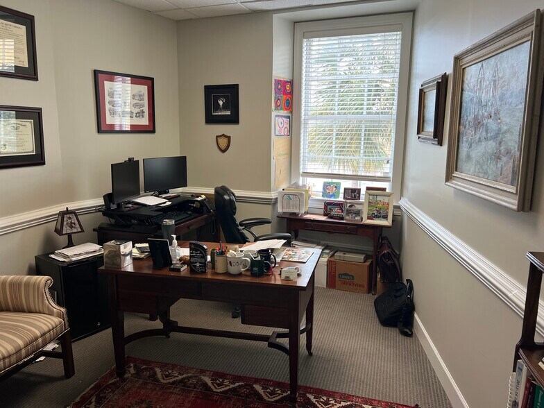 More Photos Of 180 E Bay St, Charleston Office For Lease