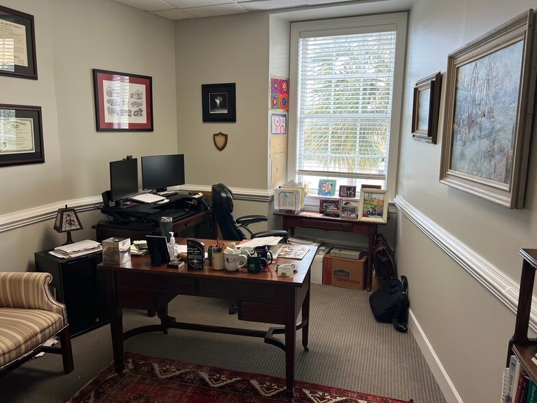 More Photos Of 180 E Bay St, Charleston Office Residential For Lease