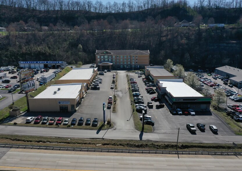 More Photos Of 124 Corporate Dr, Hazard Storefront For Sale