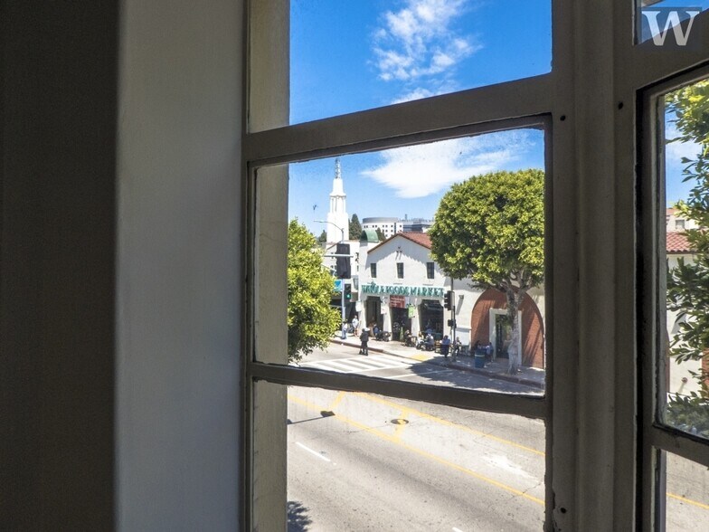 More Photos Of 1063 Gayley Ave, Los Angeles Loft Creative Space For Lease