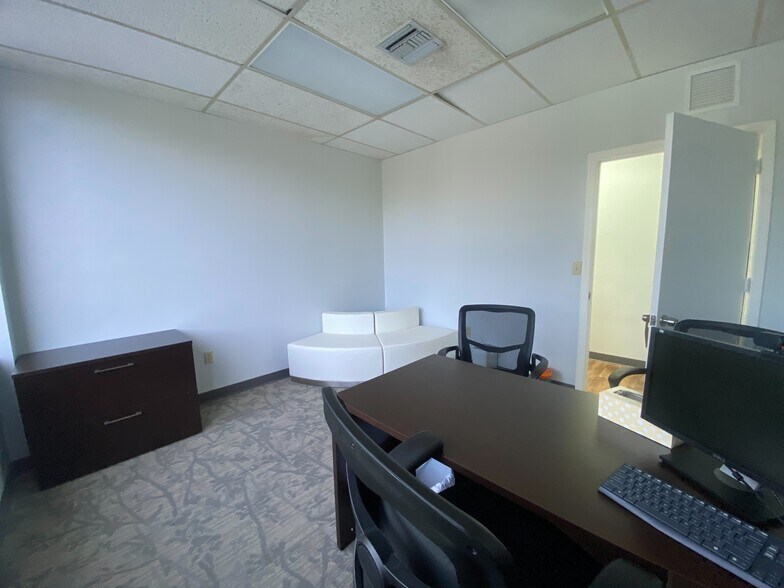 More Photos Of 6801 Lake Worth Rd, Greenacres Medical For Sale