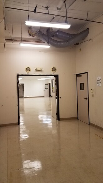 More Photos Of 2832 E Foothill Blvd, Pasadena Flex For Lease