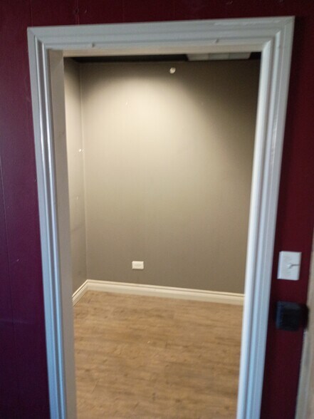 More Photos Of 5740 Logan St, Denver Warehouse For Lease
