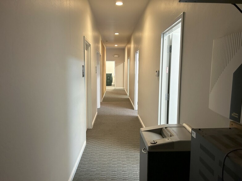 More Photos Of 7015 N Robinson Ave, Oklahoma City Office For Lease