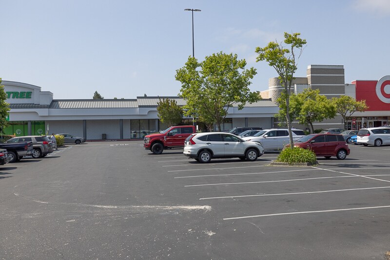 More Photos Of 425 Rohnert Park Expy W, Rohnert Park Freestanding For Lease