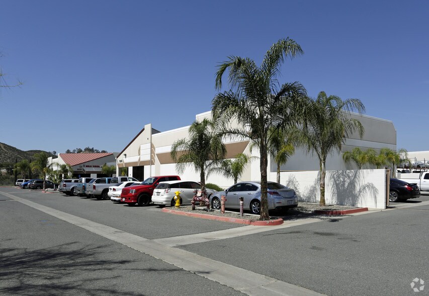 More Photos Of 18345 Pasadena St, Lake Elsinore Manufacturing For Lease