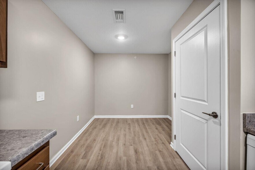 More Photos Of 6500 Powers Blvd, Parma Apartments For Lease