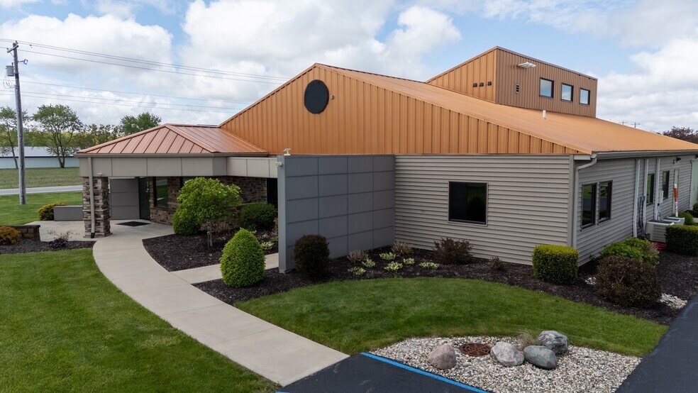 Primary Photo Of 5978 S 600 E, Columbia City Office For Sale